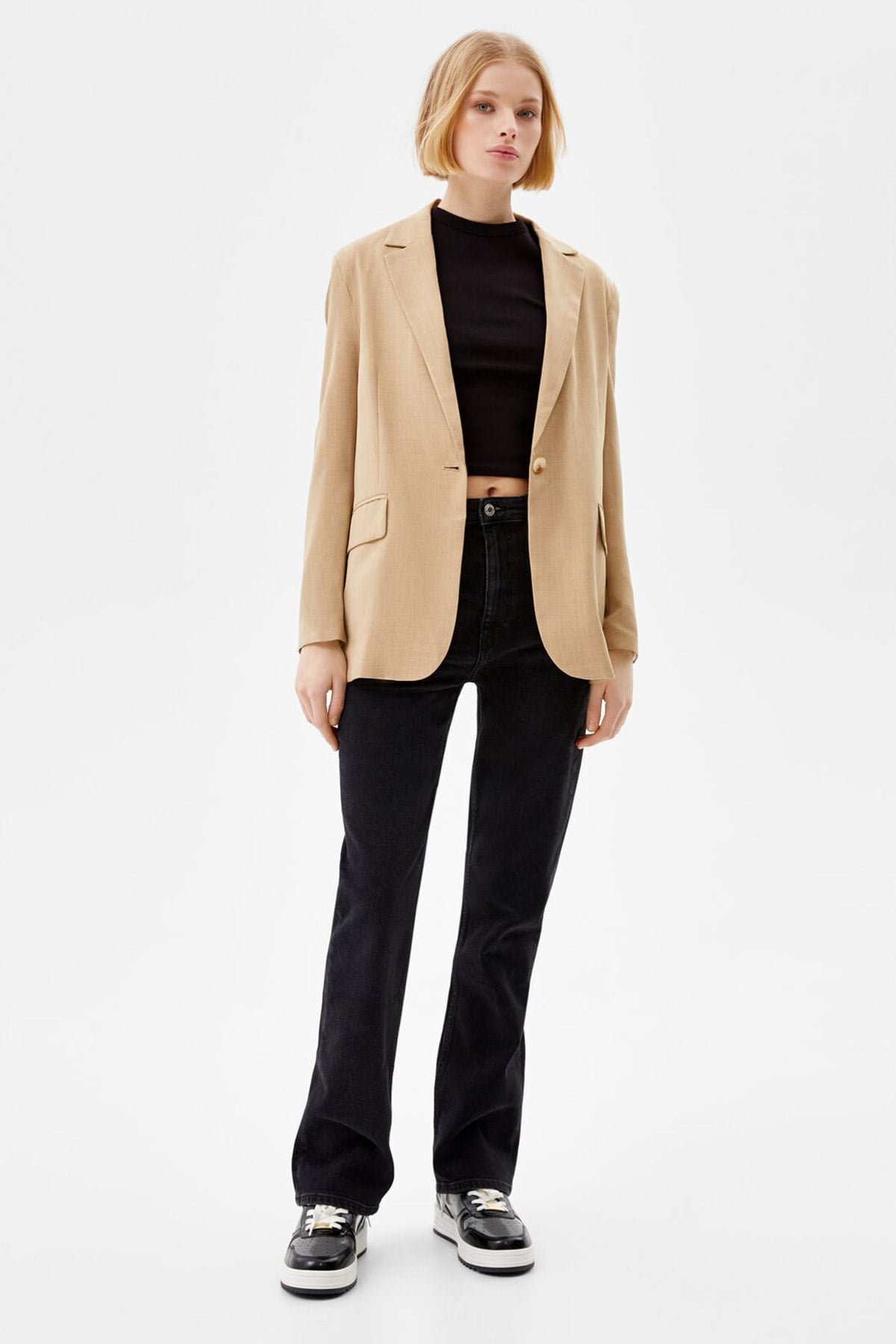 Feminine-cut Blazer - الصورة 4