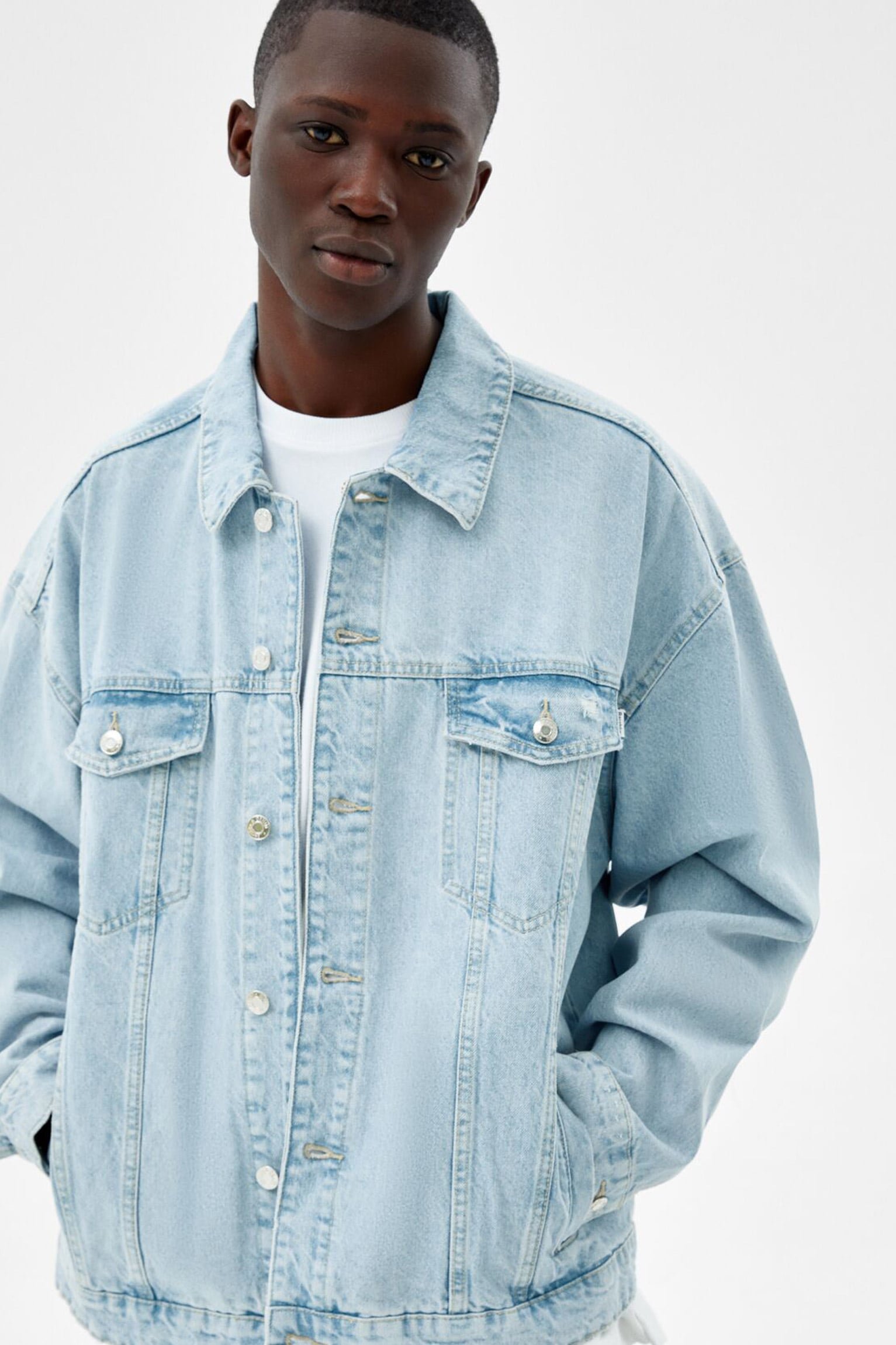 Oversized Denim Jacket - الصورة 3
