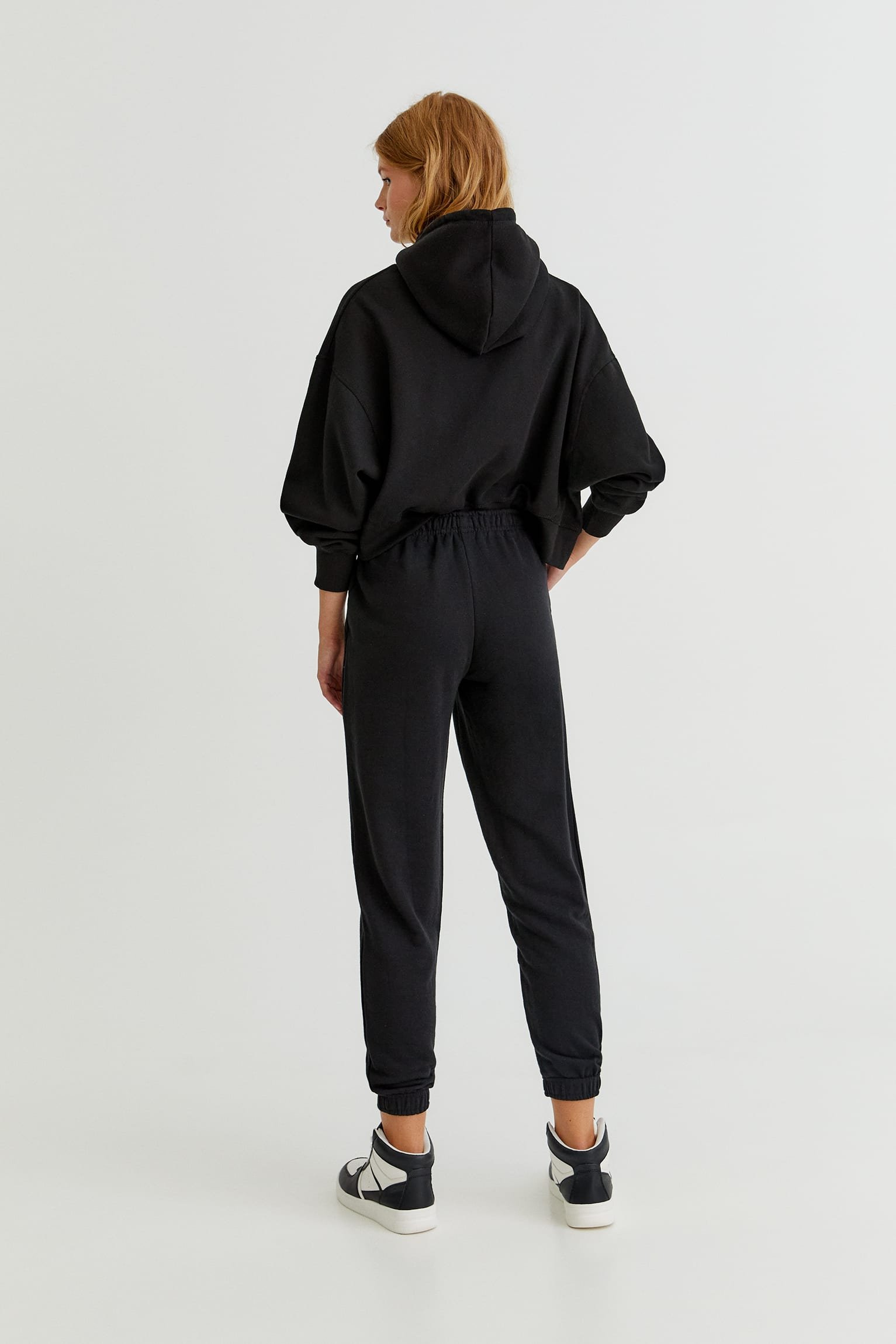 Basic Colored Sweatpants With Elastic Hems - الصورة 2