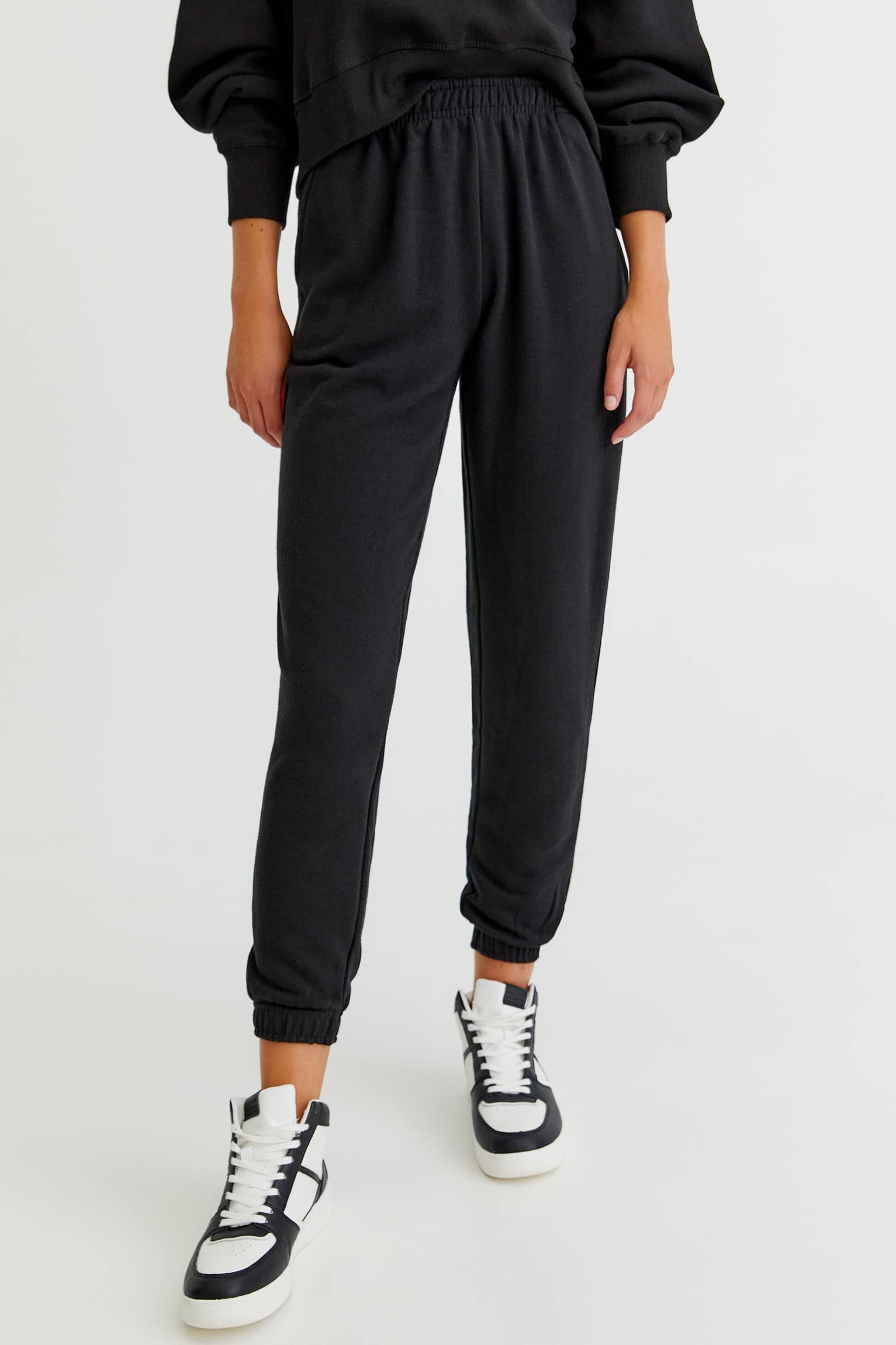 Basic Colored Sweatpants With Elastic Hems - الصورة 4