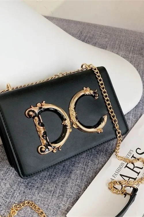 حقيبة نسائية عصرية عالية الجودة رائجة البيع حقيبة سلسلة عصرية بلون الحلوى حقيبة مربعة صغيرة للنساء