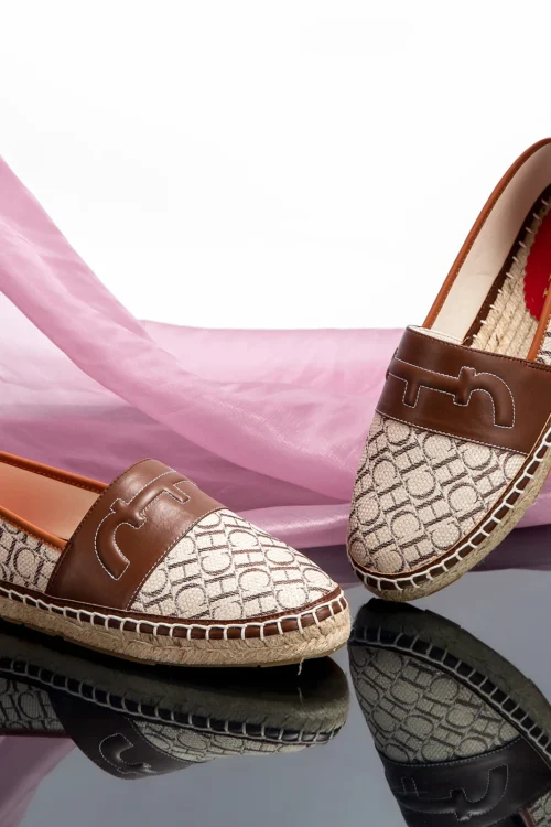 أحذية نسائية مسطحة جديدة على الطراز الكلاسيكي بتصميم كلاسيكي مطبوع عليه حروف أحذية صياد نسائية كاجوال عصرية ومتعددة الاستخدامات